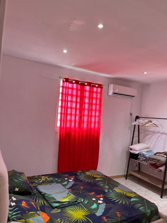 Ferienwohnung La Petite Girafe Baie-Mahault Exterior foto